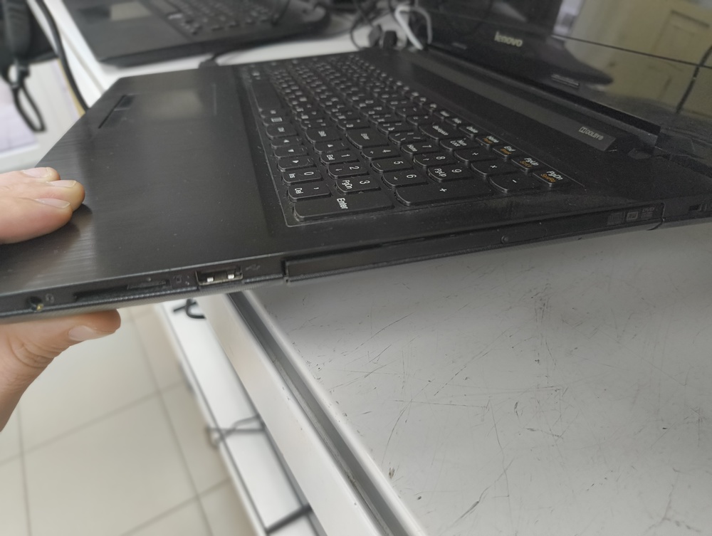 Ноутбук Lenovo G50-30; Celeron N2820, HD Graphics, 2 Гб, 240 Гб, Нет