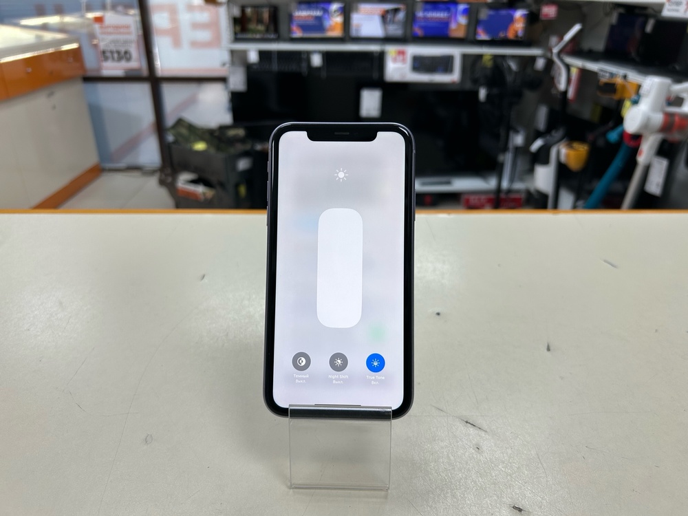 Смартфон Apple iPhone 11 64Gb