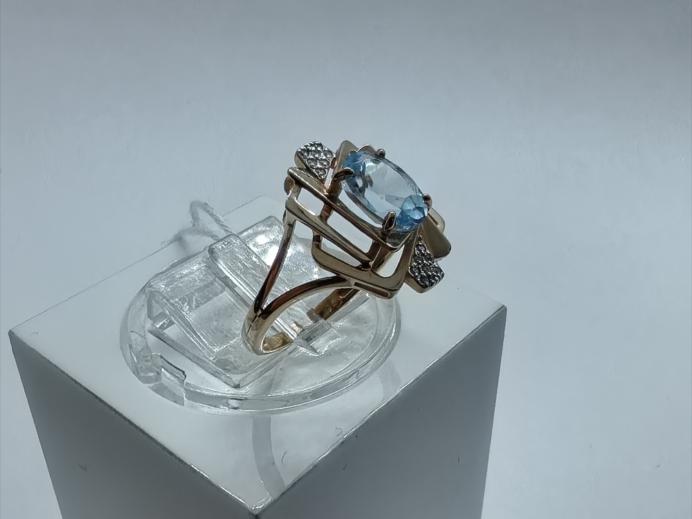 КОЛЬЦО С КАМНЯМИ (Au 585)