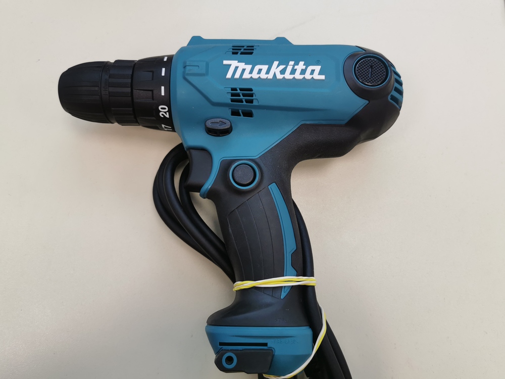 Шуруповерт Makita DF0300