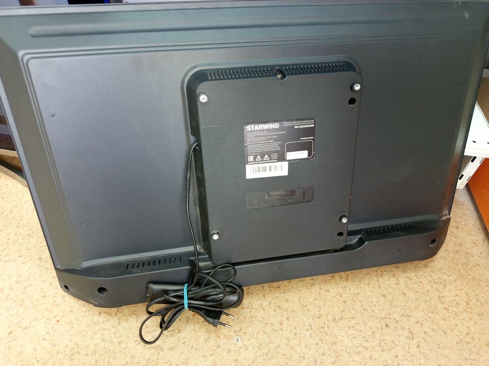 LED Телевизор Starwind SW-LED32SG300