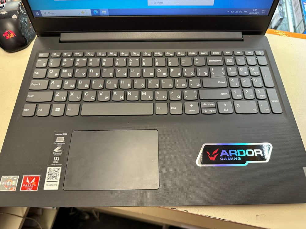 Ноутбук Lenovo; Ryzen 3 3200U, Radeon Vega 3, 4 Гб, 750 Гб, Нет