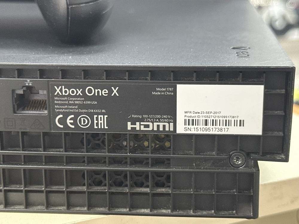 Игровая приставка Xbox One X 1Tb