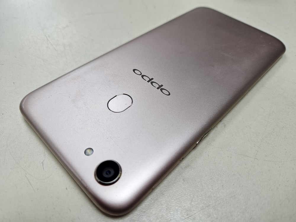 Смартфон Oppo F5 4/32