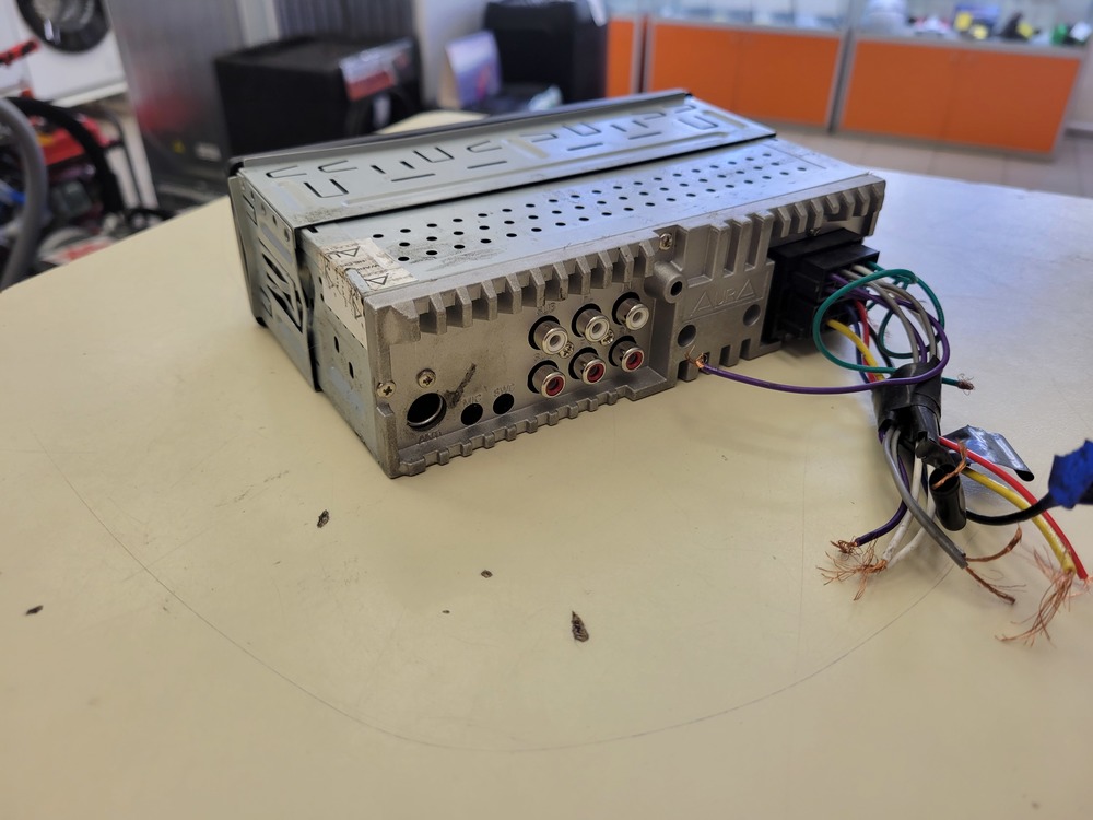 Автомагнитола Aura AMH-76DSP