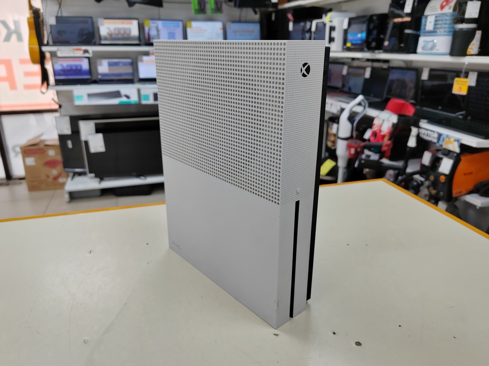Игровая приставка Xbox One S 500Gb Игровая приставка Xbox One S 500Gb