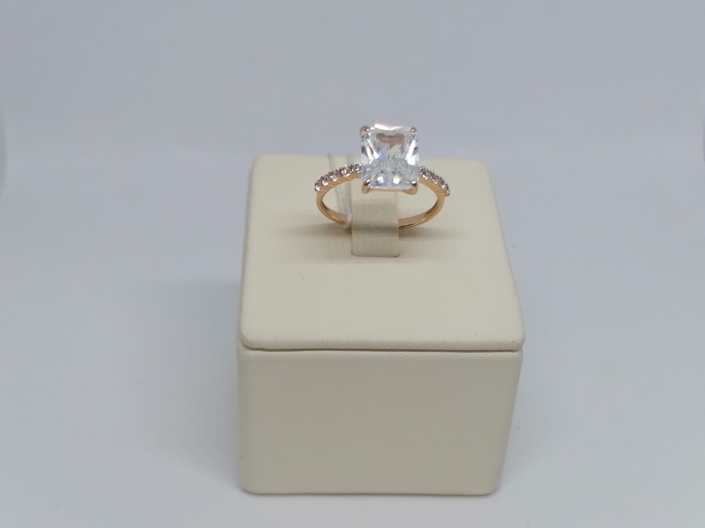 КОЛКМИ585 КОЛЬЦО С КАМНЯМИ (Au 585)