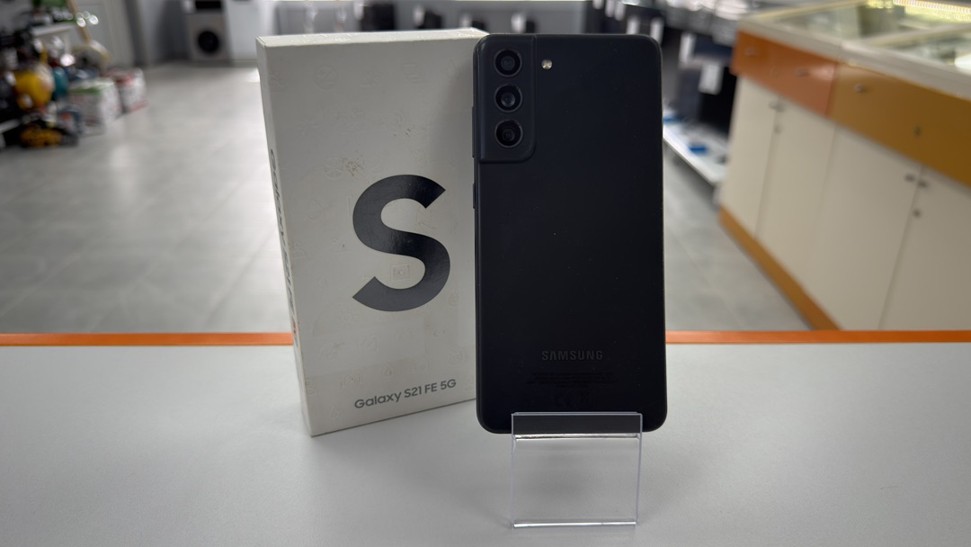 Смартфон Samsung Galaxy S21 FE 8/256