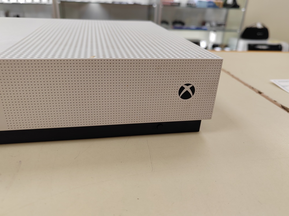 Игровая приставка Xbox One S 1TB