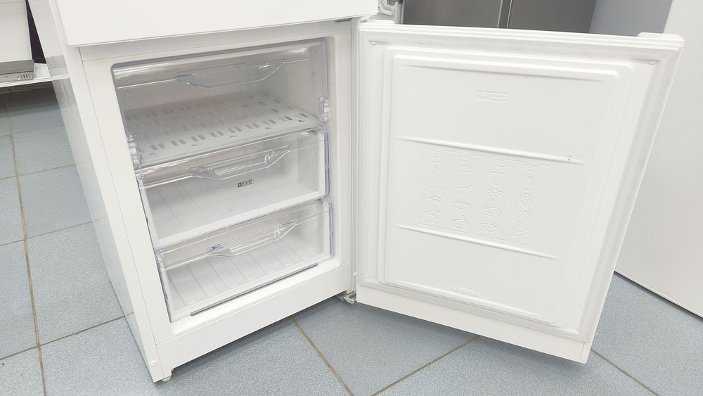 Холодильник Indesit ds318w;