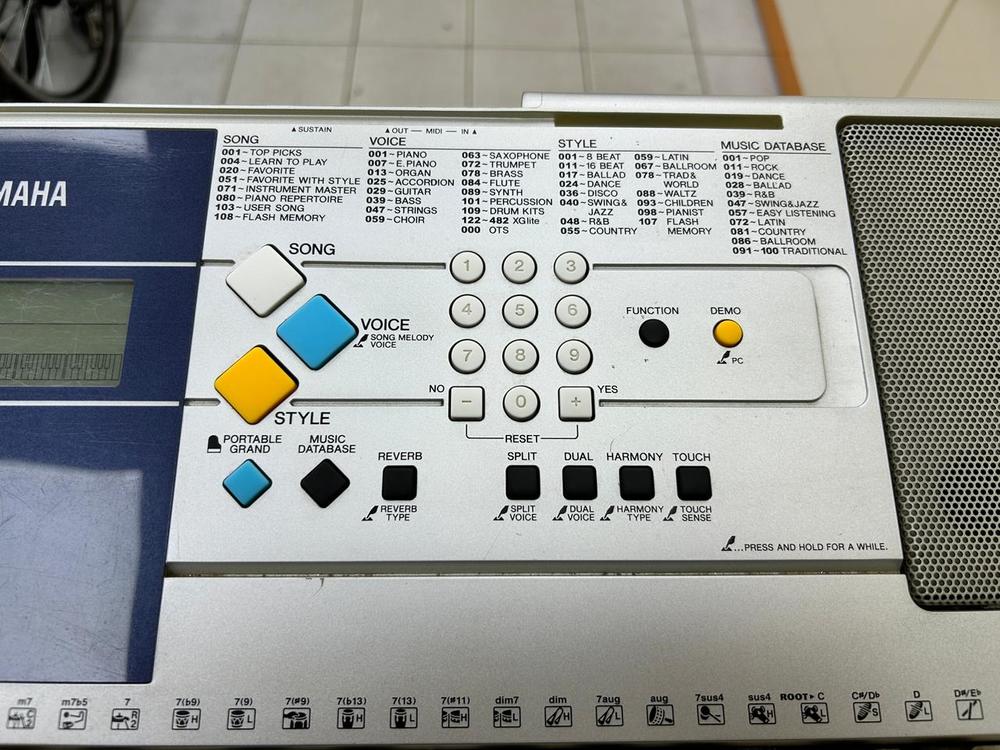 Синтезатор Yamaha E323