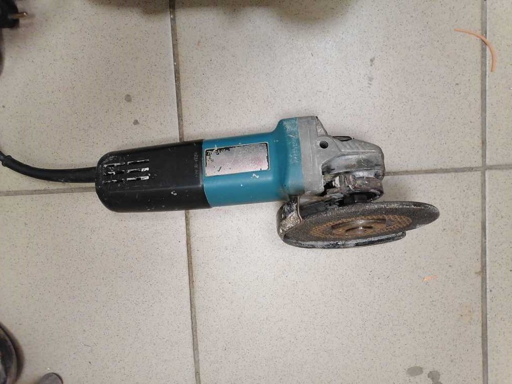 Угловая шлифмашина Makita GA5021