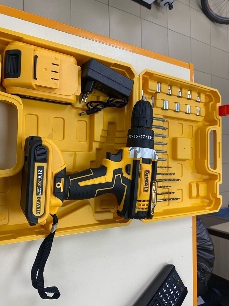 Шуруповерт Dewalt DC 721KA
