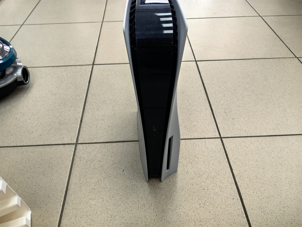 Игровая приставка PlayStation 5 825Gb (С дисководом)