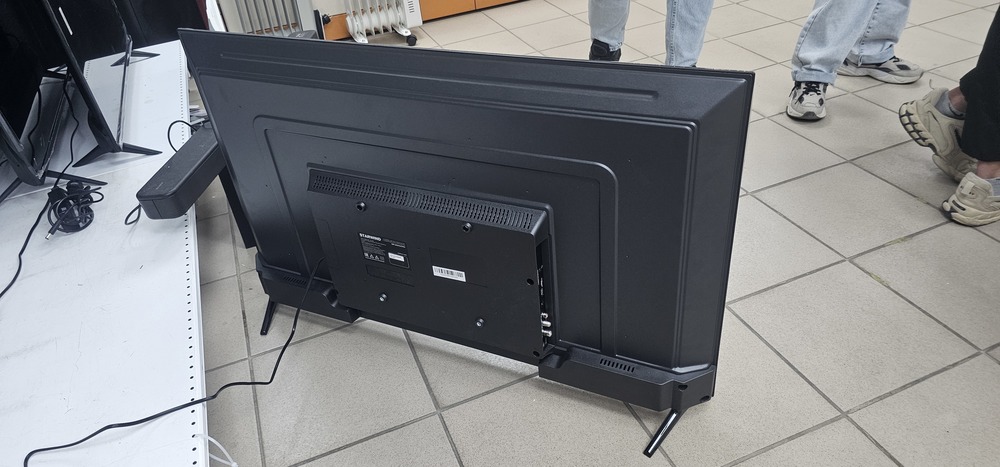 LED Телевизор Starwind SW-LED43UG405