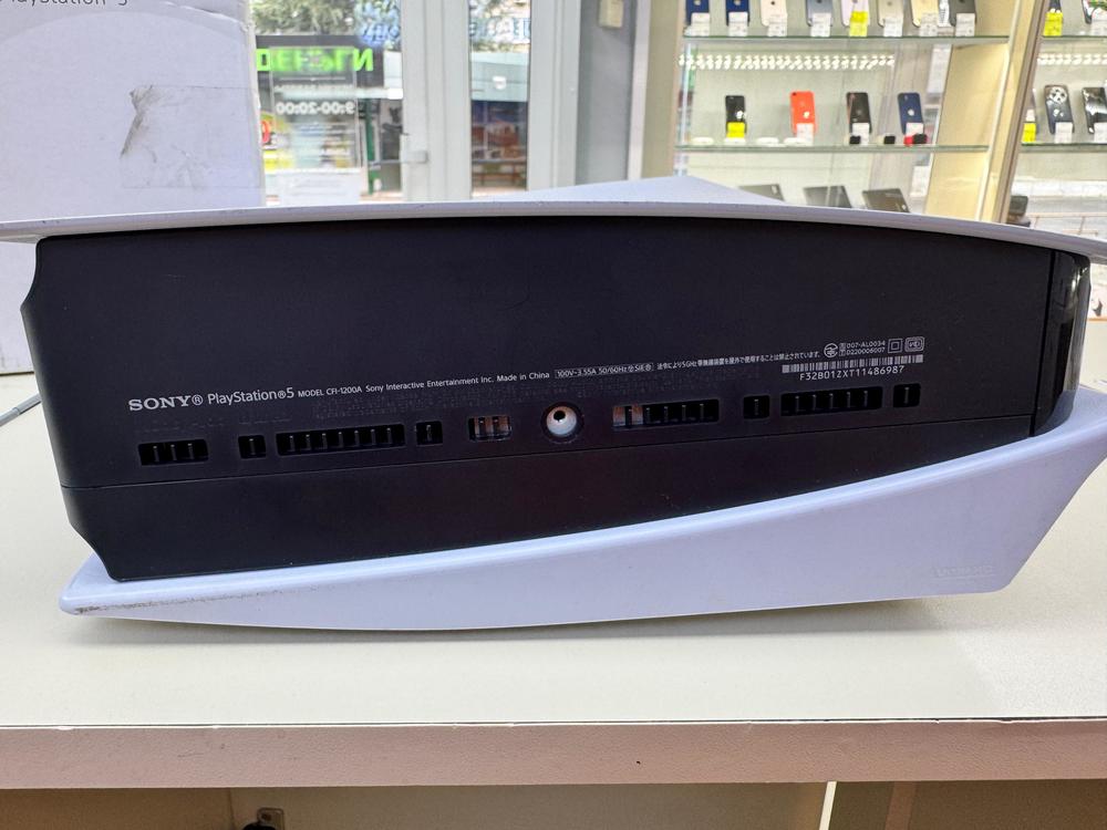 Игровая приставка PlayStation 5 825Gb (С дисководом) Игровая приставка PlayStation 5 825Gb (С дисководом)