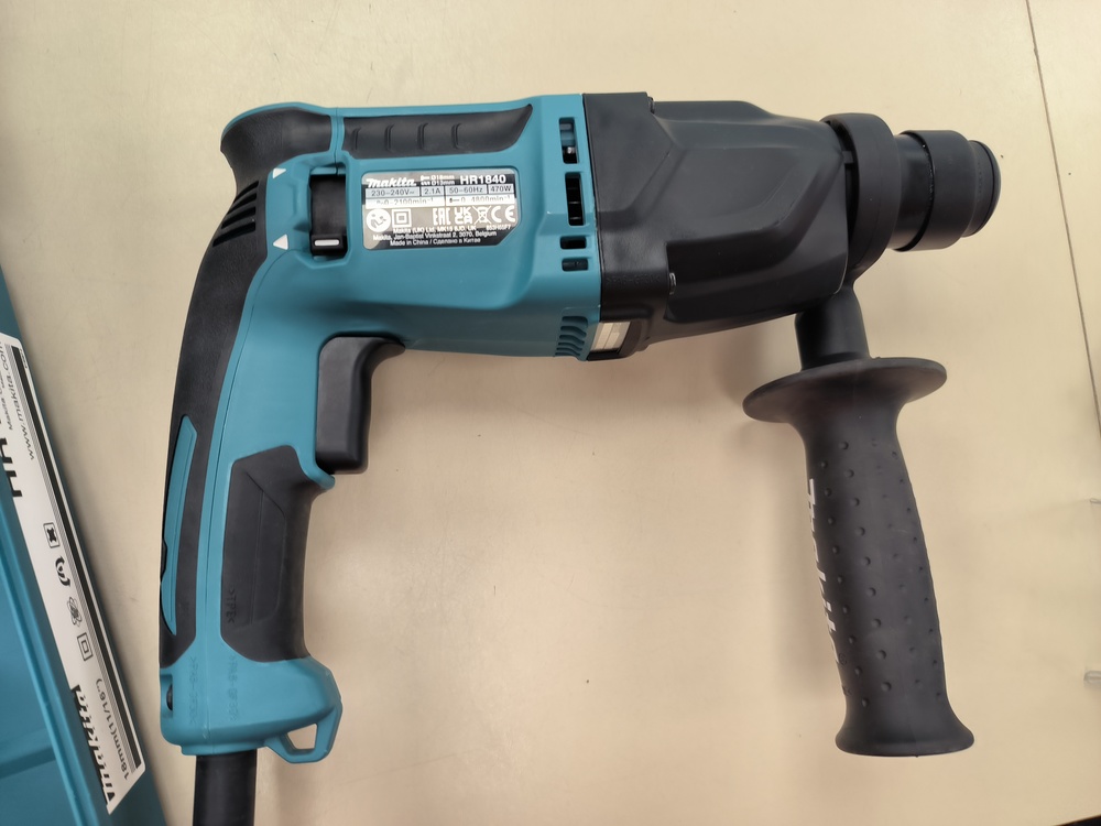 Перфоратор Makita HR 1840