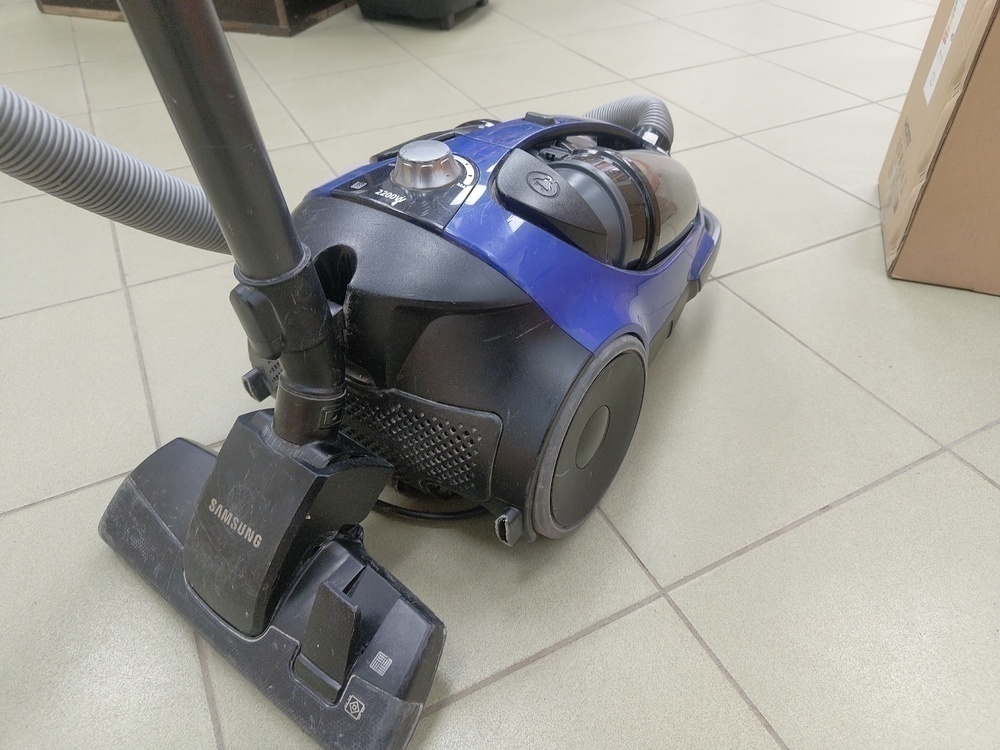 Пылесос Samsung SC8836