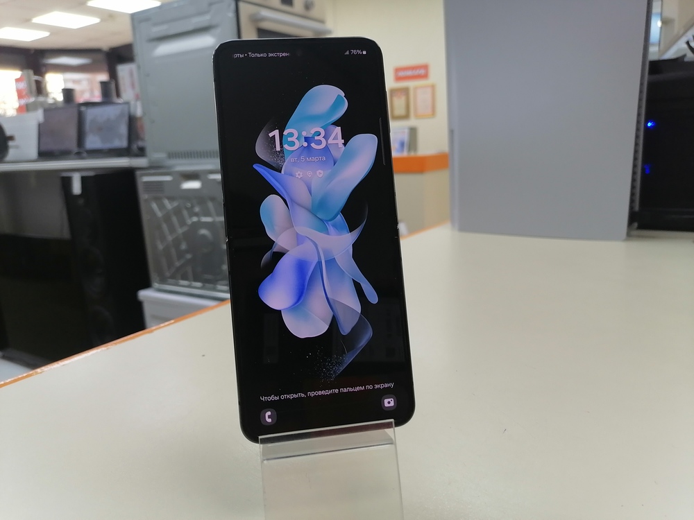 Смартфон Samsung Galaxy Z Flip 4 8/128