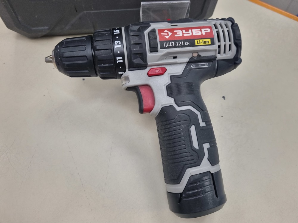 Шуруповерт Зубр ДШЛ121КН