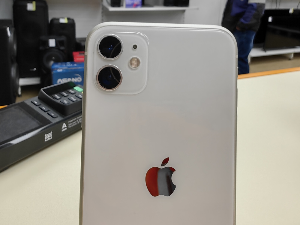 Смартфон Apple iPhone 11 64Gb
