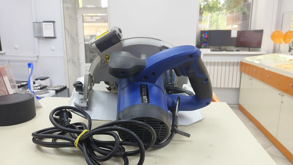 Дисковая пила LuxTools HKS-1600