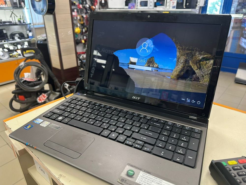 Ноутбук Acer Aspire 5750G; Core i5-2450M, GeForce GT 630M, 4 Гб, 240 Гб