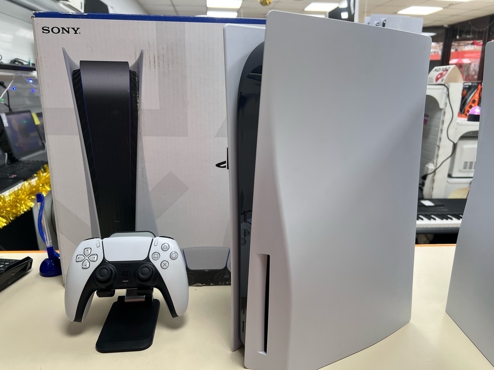 Игровая приставка PlayStation 5 825Gb (С дисководом)