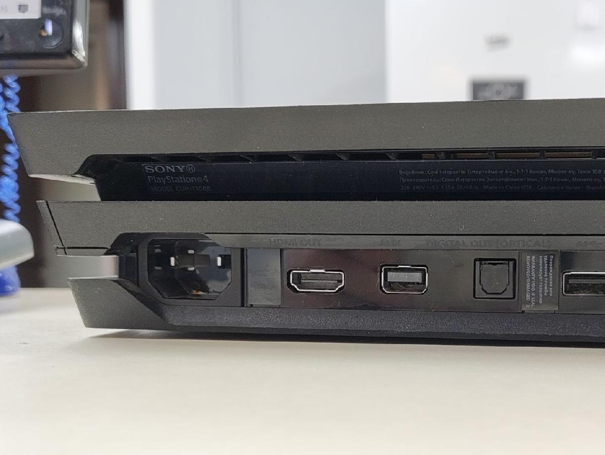 Игровая приставка PlayStation 4 Pro 1Tb