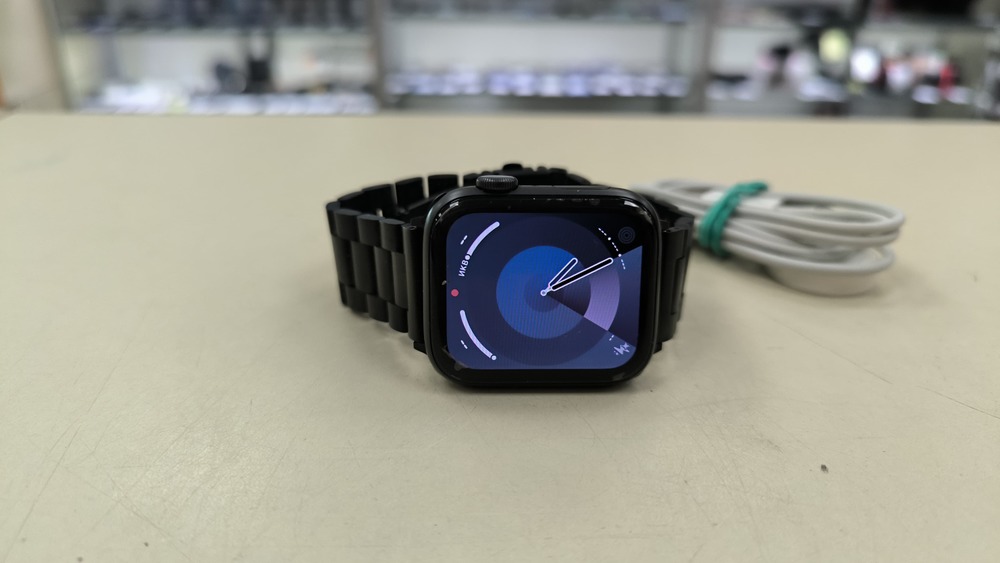 Смарт-часы Apple Watch SE 44mm