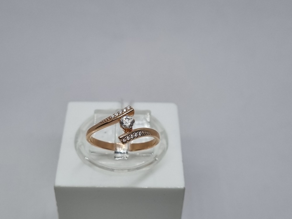 КОЛЬЦО С КАМНЯМИ (Au 585)