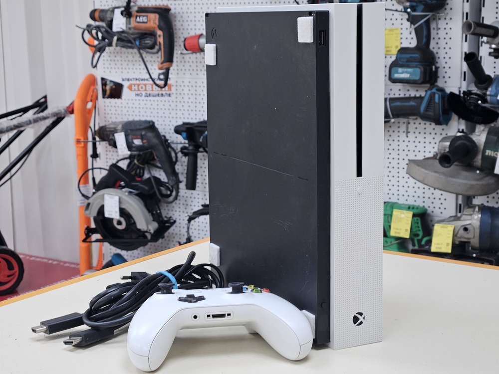 Игровая приставка Xbox One S 1TB Игровая приставка Xbox One S 1TB