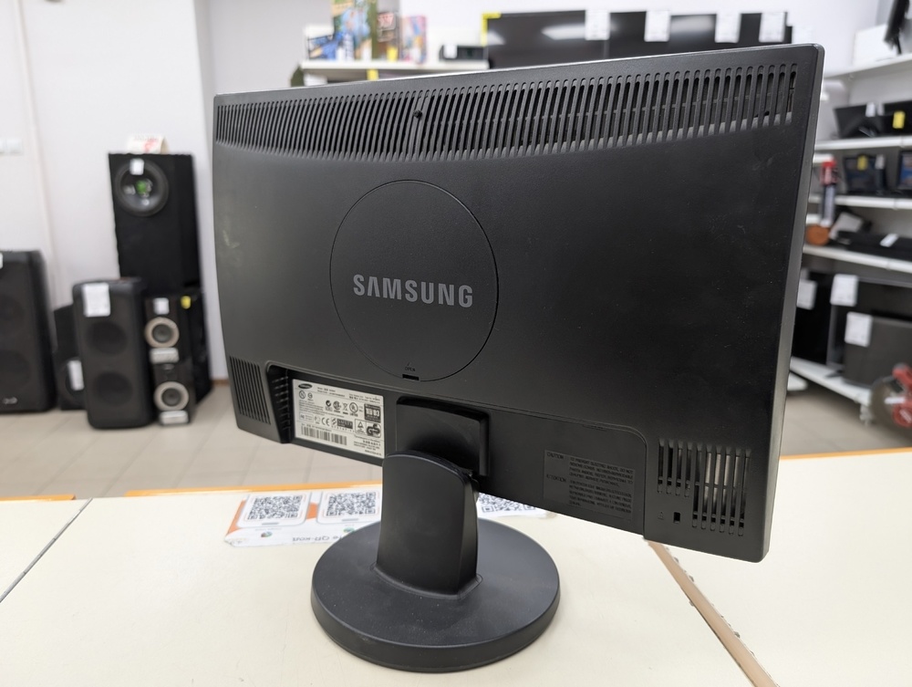 Монитор Samsung 943NW