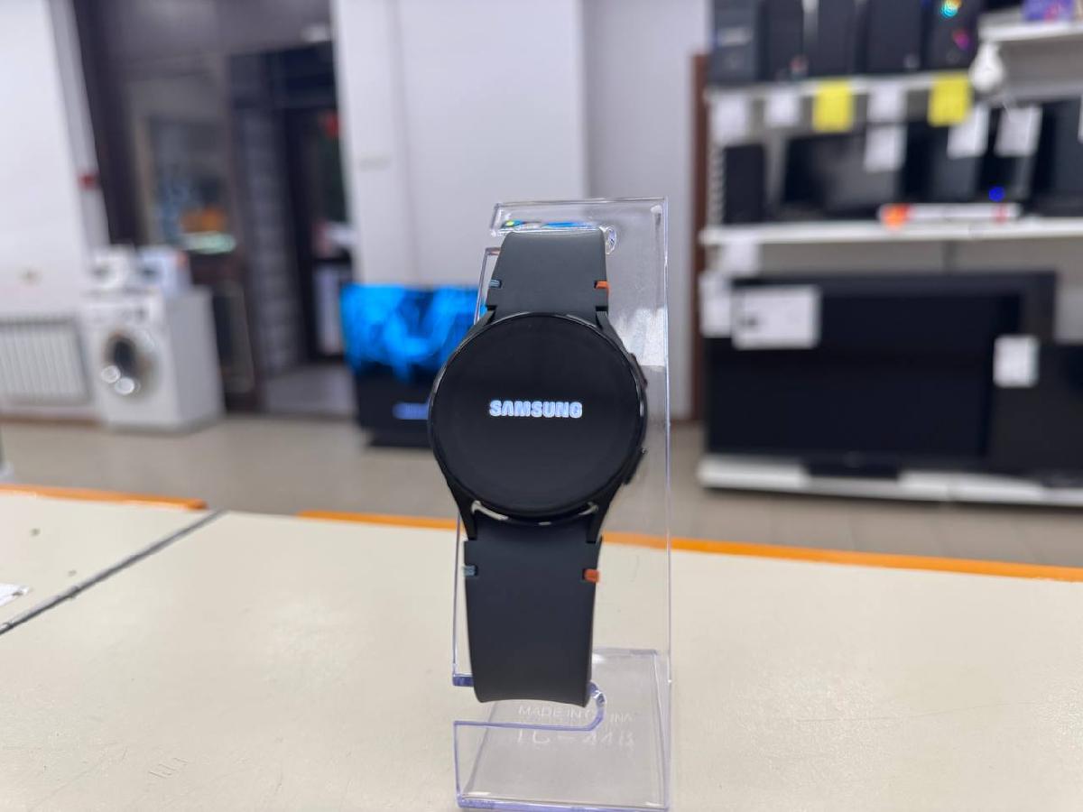 Смарт-часы Samsung Galaxy Watch FE 40мм R861
