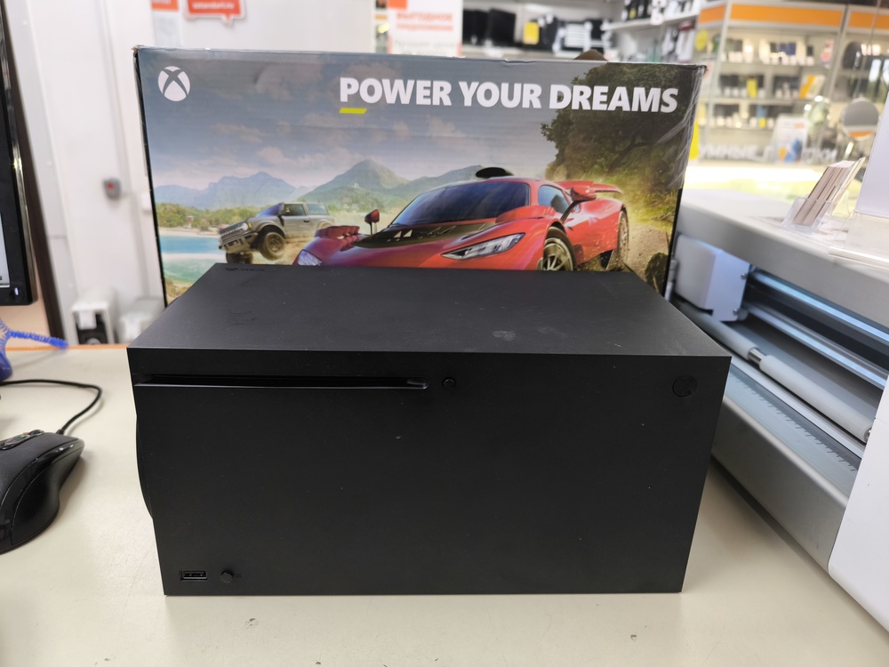 Игровая приставка Xbox Series X 1Tb