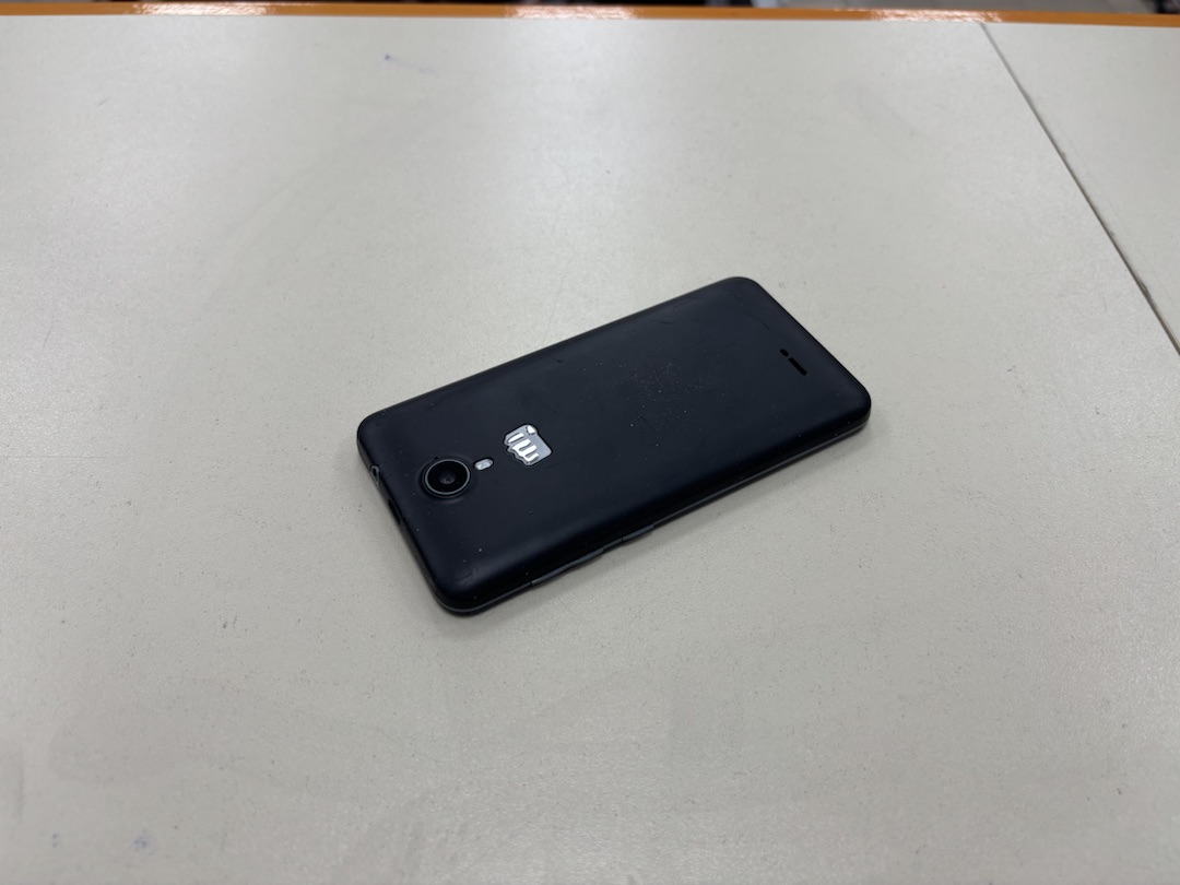 Смартфон Micromax Q415