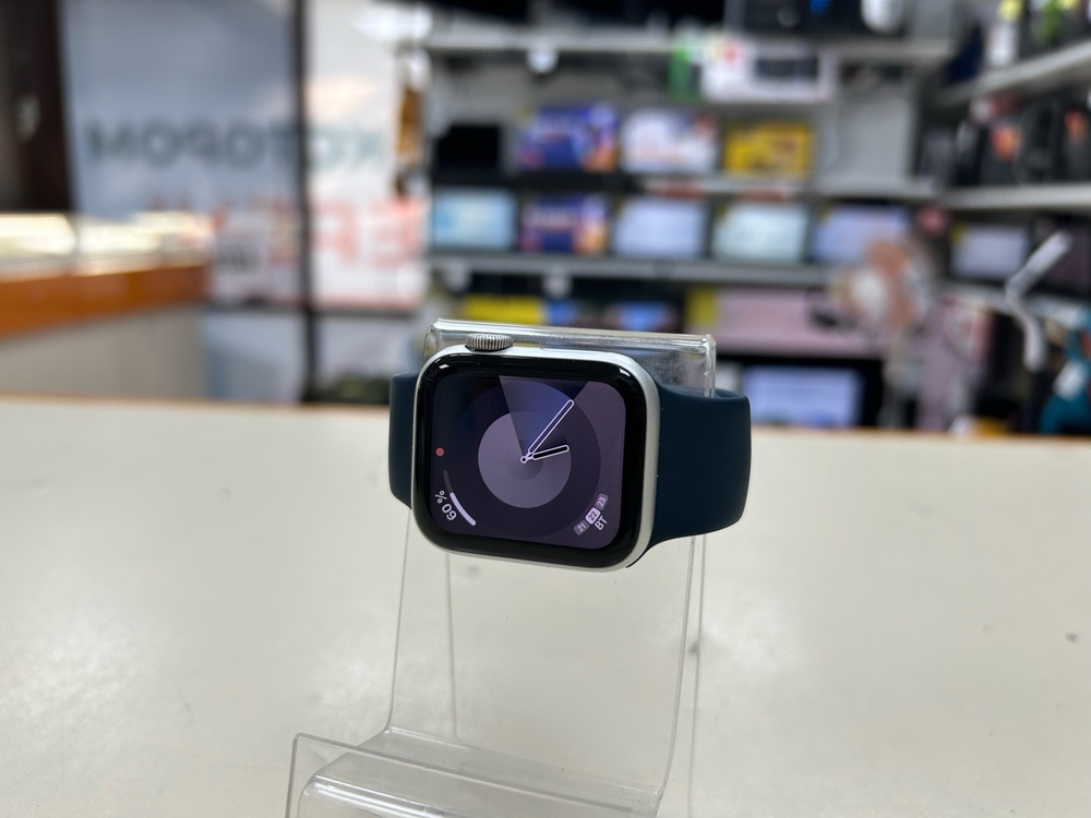 Смарт-часы Apple Watch SE 2020 40mm