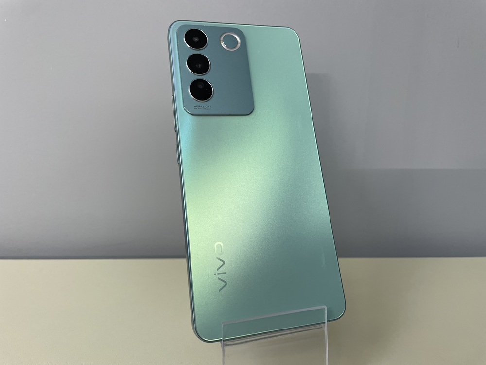 Смартфон Vivo V27e 8/128