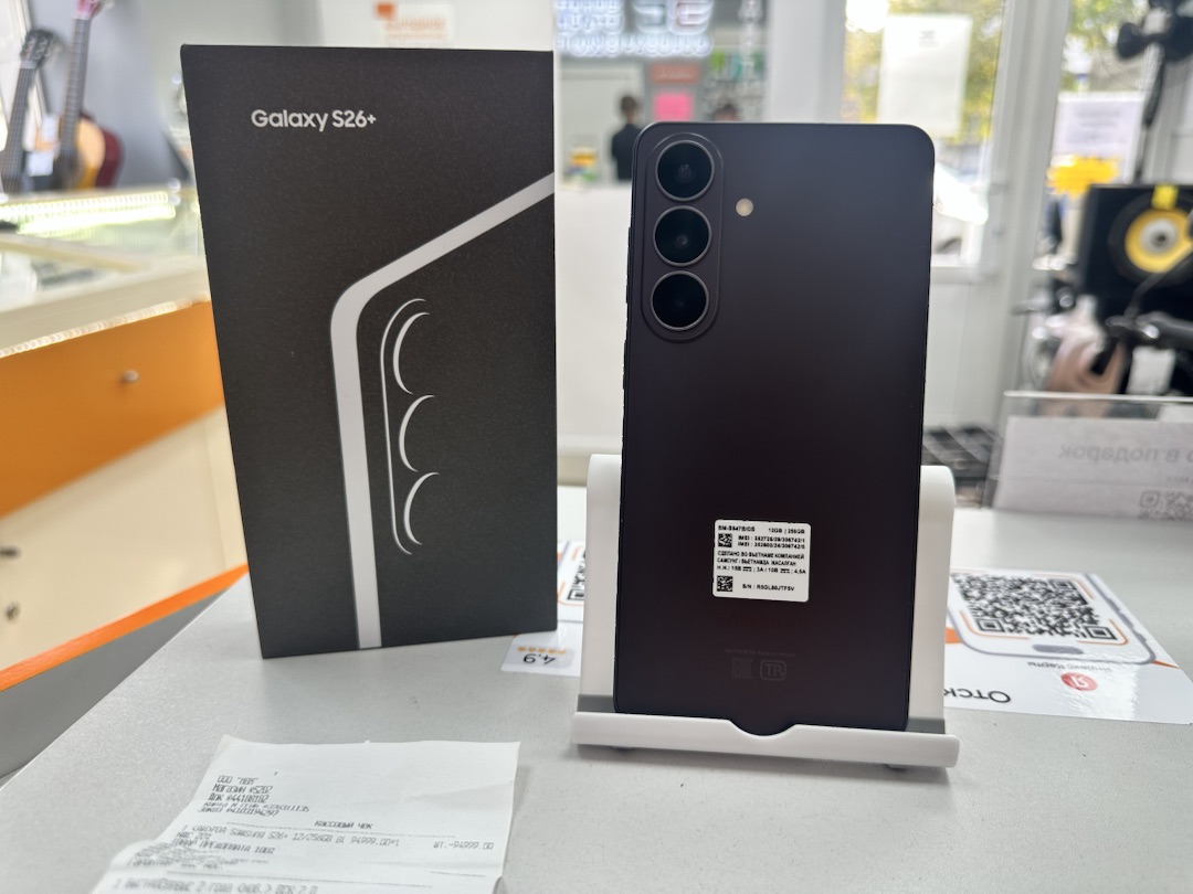Смартфон Samsung Galaxy S26+ 12/256