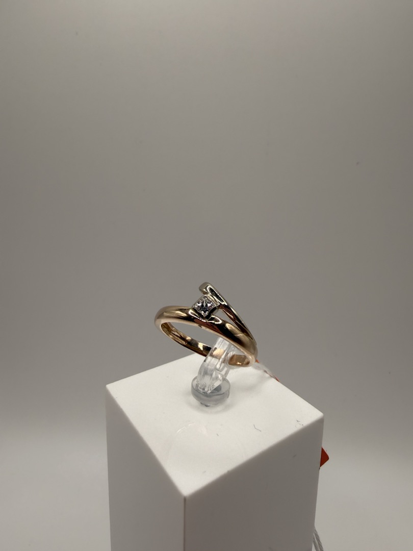 КОЛКМ585 КОЛЬЦО С КАМНЕМ (Au 585)