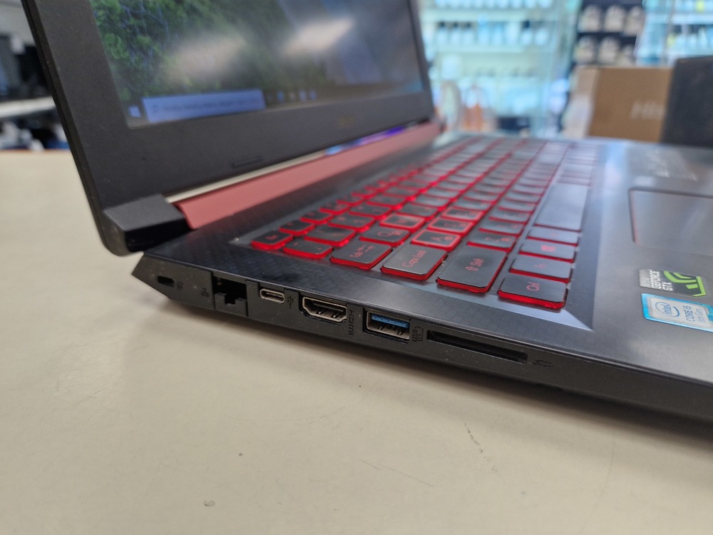 Ноутбук Acer; Core i5-8300H, GeForce GTX 1050 Ti, 16 Гб, 240 Гб, Нет