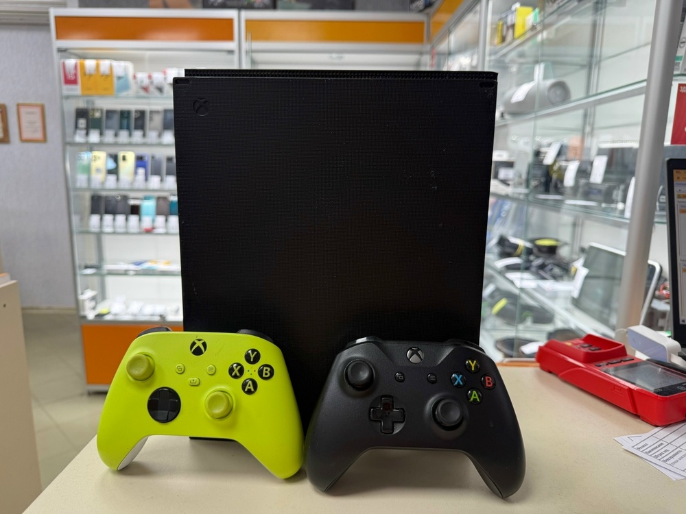 Игровая приставка Xbox One X 1Tb