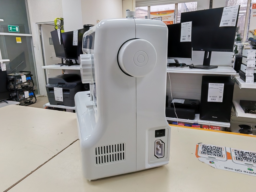 Швейная машина Leader Noir