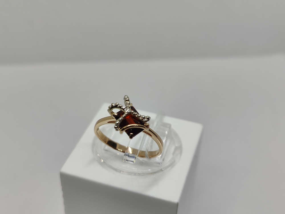 КОЛЬЦО С КАМНЯМИ (Au 585)