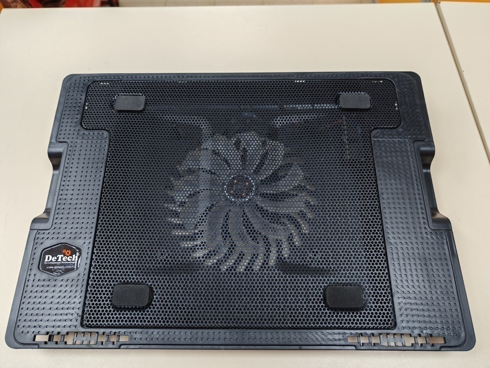 ПОДСТАВКА ДЛЯ НОУТБУКА DeTech M25