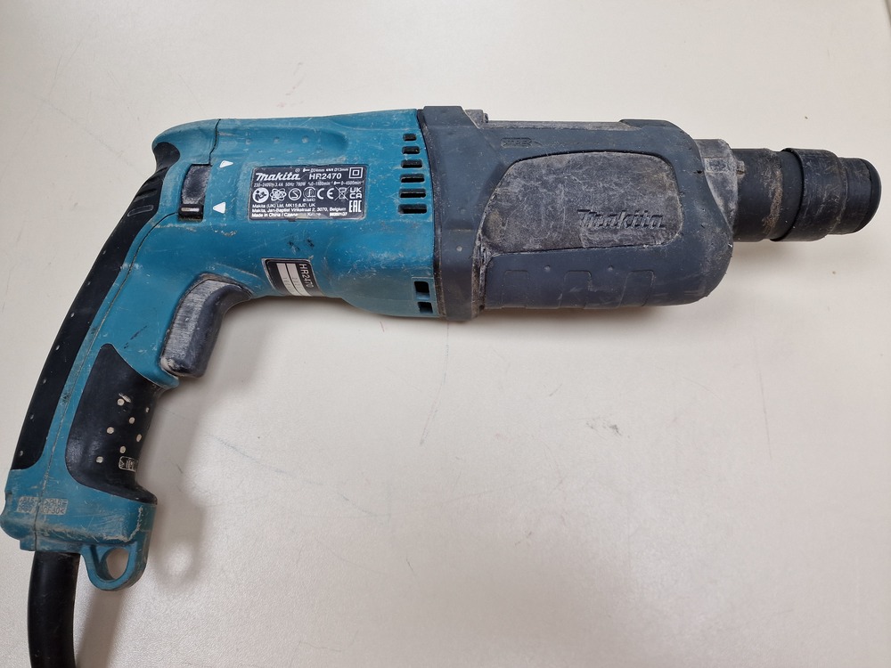 Перфоратор Makita HR2470