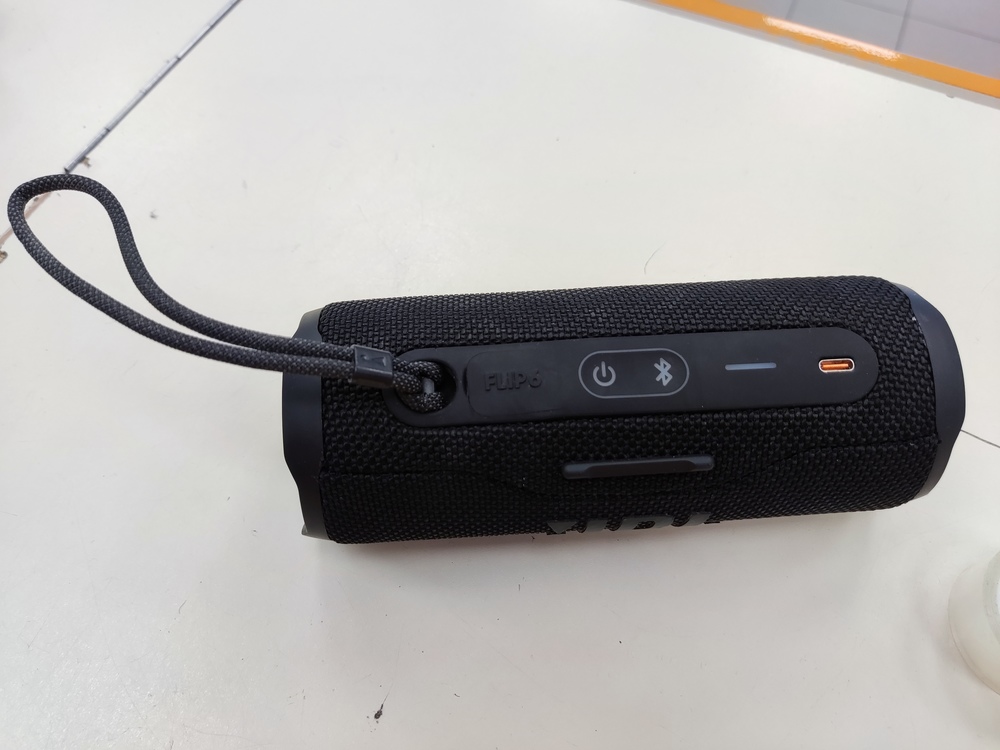 Портативная акустика JBL Flip 6;