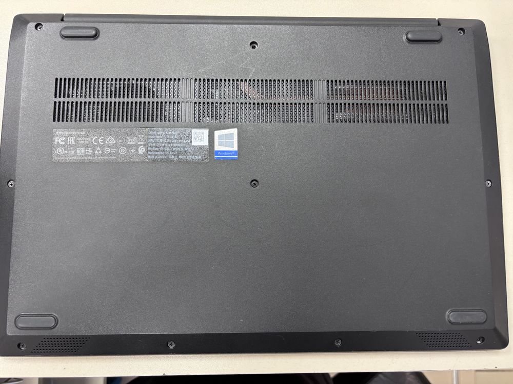 Ноутбук Lenovo; A6-9225, Radeon(TM) 890M, 4 Гб, 250 Гб, Нет