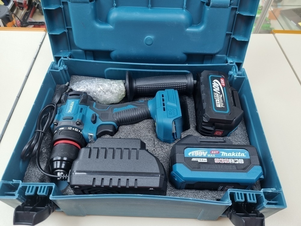 Шуруповерт Makita 40V