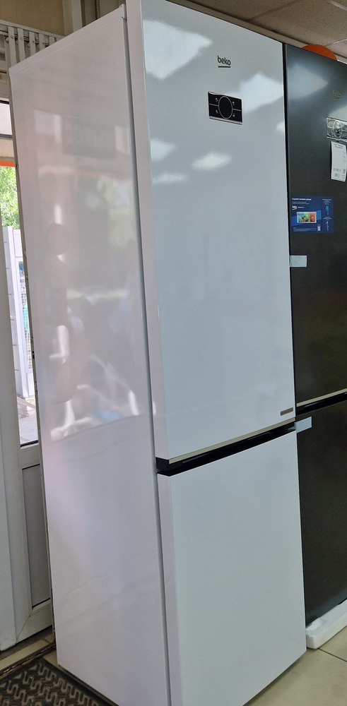 Холодильник Beko B3DRCNK402HXBR